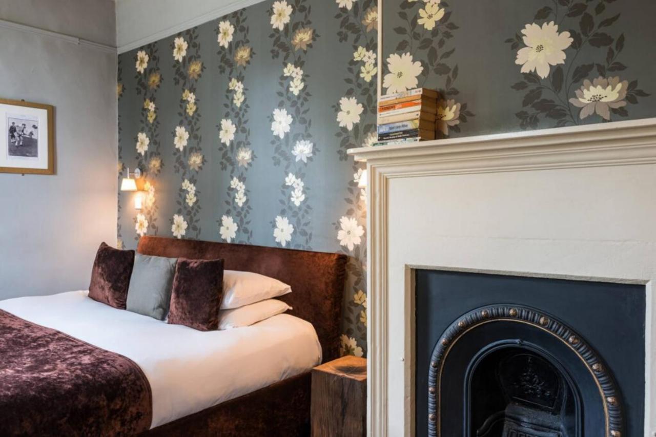 The Castle Inn Bradford-On-Avon Eksteriør billede